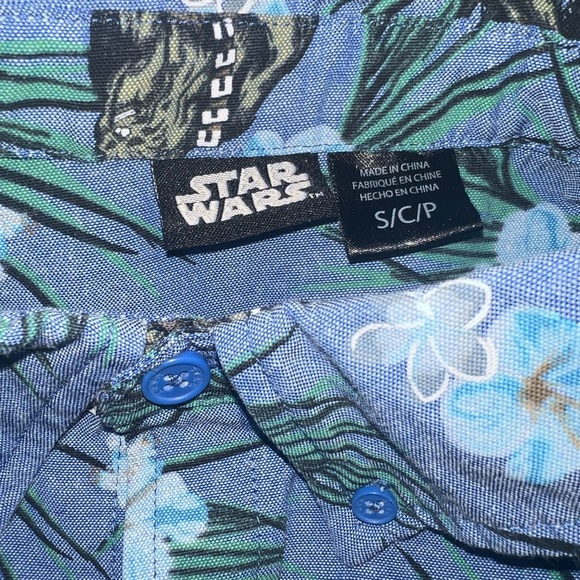 Disney Star Wars men’s blue chewbacca Hawaiian chambray shirt sz small - Picture 4 of 4